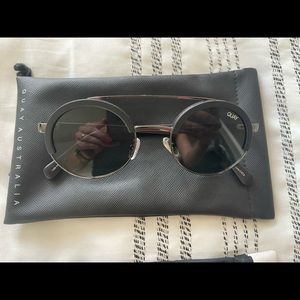Quay Australia Sunglasses Black Round